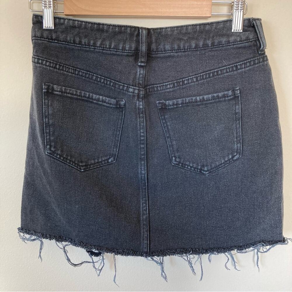 PacSun Black Distressed Raw Hem Denim Mini Skirt Size 27 - Picture 3 of 6
